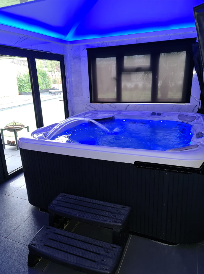 hot tub garden room with lights